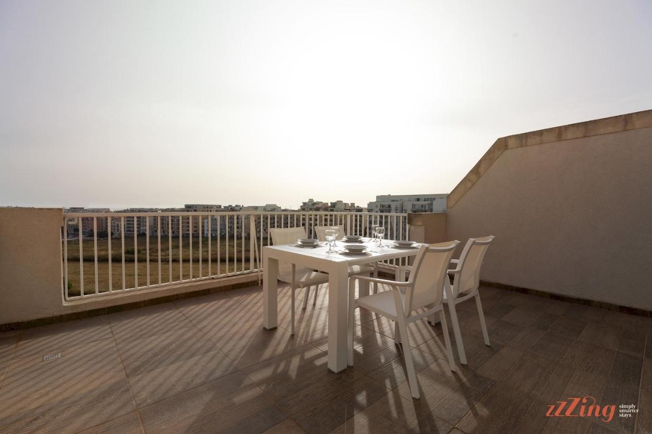 세인트폴스베이 Sunny Penthouse Wterrace And Open Views 아파트 외부 사진